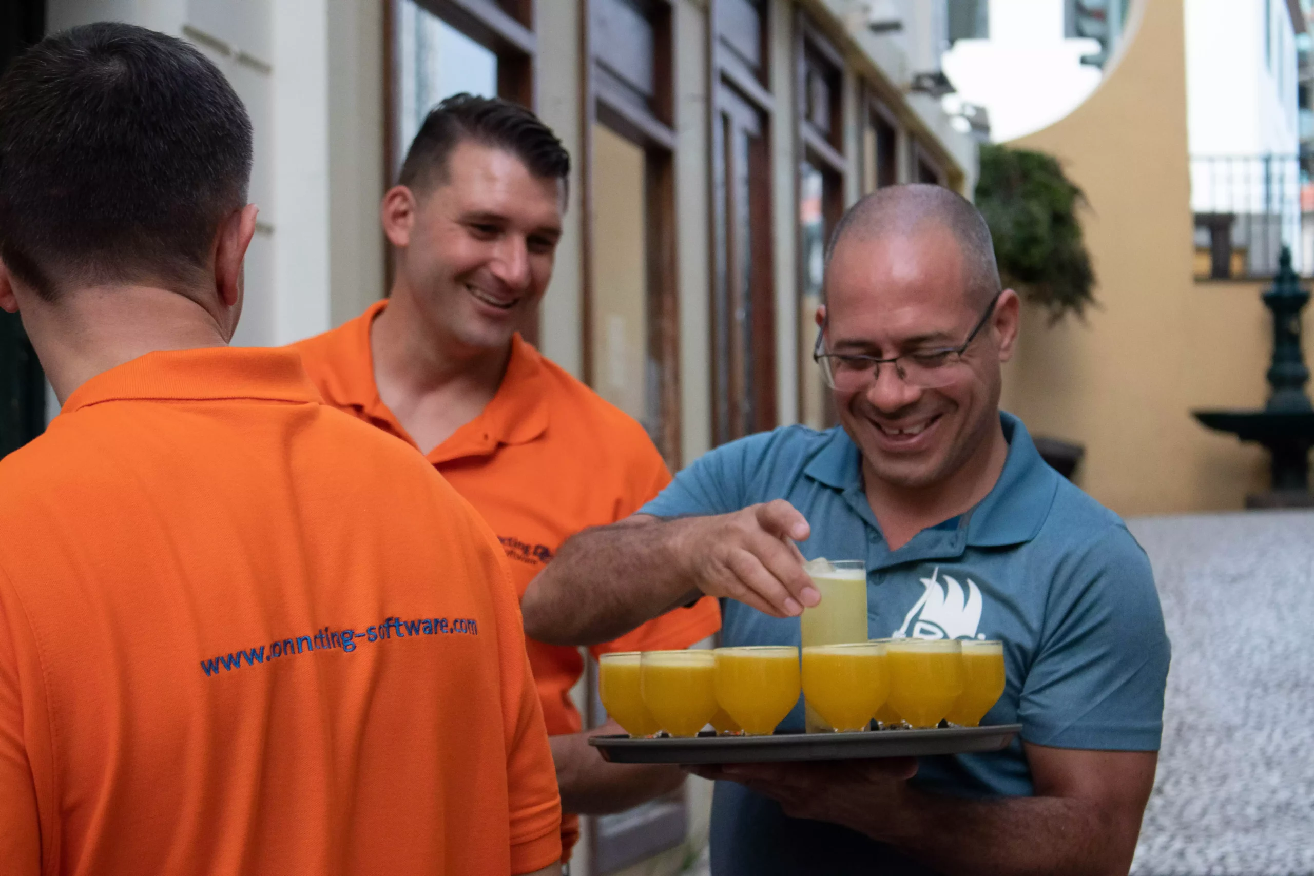 software de ligação para festas de Verão